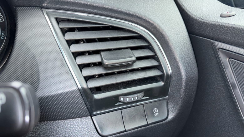 Skoda Fabia 1.0 MPI SE 5dr Petrol Hatchback